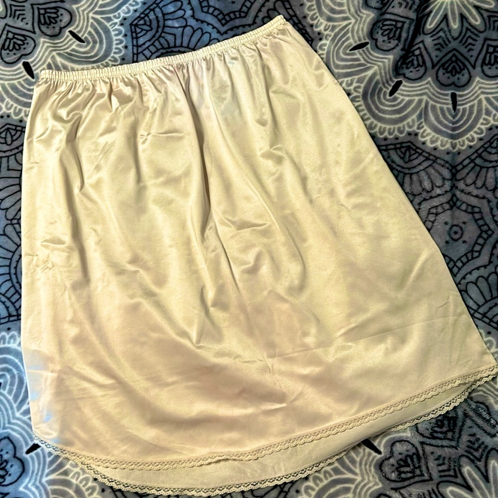 Vanity Fair Women’s Slip Size Medium